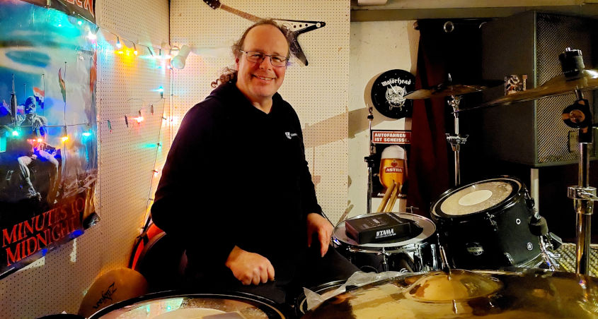 Ein Foto von Drummer Andy Lorenz von Reverend Hound